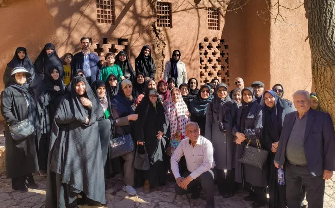 اردوی زیارتی تفریحی یک روزه "ابیانه" برای بازنشستگان استان قم